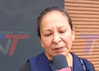VECINOS DEL BARRIO LOS SAUCES HACEN UN RECONOCIMIENTO A LA POLICÍA POR SU APOYO Y PRESENCIA CONTINUA.