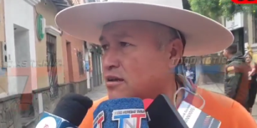 MILITANTES DE PARTIDOS POLÍTICOS CONTINUAN EN VIGILIA EN TRIBUNAL DEPARTAMENTAL ELECTORAL ESPERANDO RESULTADOS OFICIALES DE CONTEO DE ACTAS