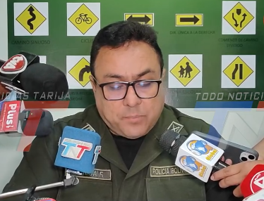 TRES PERSONAS EN ESTADO DE EBRIEDAD AGREDIERON A UNA FUNCIONARIA POLICIAL EN LA ZONA SAN MARTÍN, LUEGO DE QUE LES LLAMARA LA ATENCIÓN POR CIRCULAR VARIOS OCUPANTES EN UNA MOTOCICLETA.