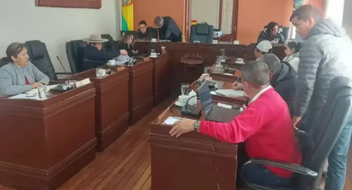 Concejo Municipal pedirá al Ejecutivo convenio para resolver deuda con Cosaalt
