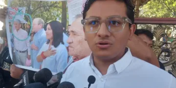 Buscan inhabilitación de Johnny Torres por “traicionero” del MNR, según Willy Gareca