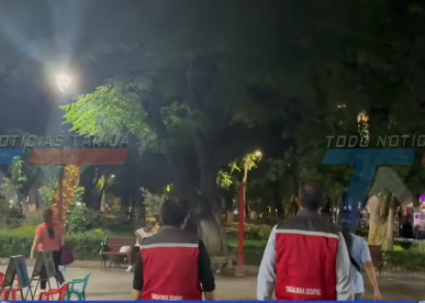 Alcaldía de Tarija renueva luminarias led del parque Bolívar