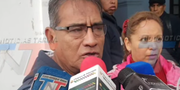 PERSONAS AFECTADAS POR MAL ESTADO DE COMBUSTIBLE BUSCAN SOLUCIONES EN PUERTAS DEL COMITE CÍVICO.