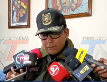 DOS PERSONAS CUENTAN CON ÓRDENES DE APREHENSIÓN POR LOS DELITOS DE INCUMPLIMIENTO DE DEBERES, CONDUCTA ANTIECONÓMICA, USO INDEBIDO DE INFLUENCIAS Y FALSEDAD IDEOLÓGICA. LOS IMPLICADOS FUERON TRASLADADOS A LA PAZ.