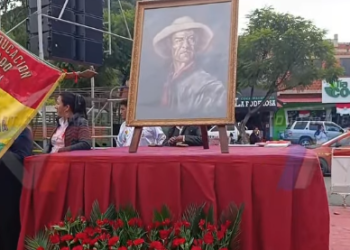 Alcalde Tarija encabeza el desfile escolar en conmemoración al 209 aniversario a la batalla de la Tablada