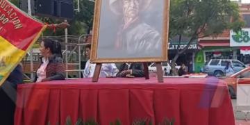 Alcalde Tarija encabeza el desfile escolar en conmemoración al 209 aniversario a la batalla de la Tablada