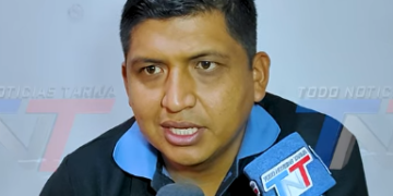 MAESTROS VIAJARÁN A LA PAZ PARA EXIGIR RESPUESTAS A SU PLIEGO PETITORIO.