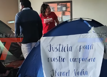 ESTUDIANTES DE LA UAJMS CUMPLEN SU TERCER DÍA DE HUELGA DE HAMBRE EN EL RECTORADO, EN DEMANDA DE LA APERTURA DEL COMEDOR Y UN SEGURO UNIVERSITARIO DIGNO.