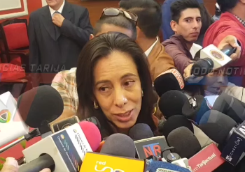 GOBERNADORA LUEGO DE POSESION DE GABINETE DESTACA EL MISMO Y ANUNCIA MEDIDAS ECONOMÍCAS.