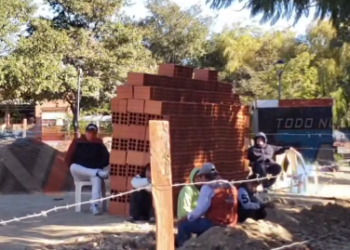 VECINOS DEL BARRIO 4 DE JULIO ASEGURAN QUE NO PERMITIRÁN EL CERRAMIENTO DE PREDIOS QUE, SEGÚN DENUNCIAN, CORRESPONDEN A ÁREAS VERDES Y DE EQUIPAMIENTO PARA LA COMUNIDAD