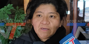BARTOLINAS TILDAN DE OPORTUNISTA A EVO MORALES..