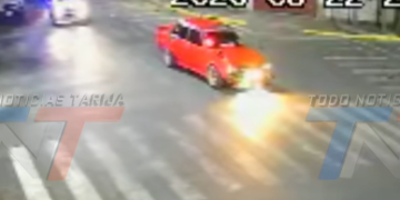 DAN LIBERTAD DOMICILIARIA AL CONDUCTOR QUE PROTAGONIZÓ EL HECHO DE TRÁNSITO CON UNA MOTOCICLETA EN LA QUE SE TRASLADABAN DOS POLICÍAS EN SERVICIO, QUIENES RESULTARON HERIDOS.