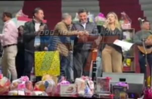 Gran celebración a todas las madres Tarijeñas en su día, en el coliseo Luis Parra lleno total