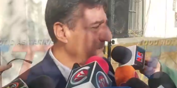 ALCALDE PIDE RESPETO A LA DEMOCRACIA TRAS PEDIDO DE RENUNCIA DE PRESIDENTE