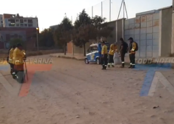 BOMBEROS VOLUNTARIOS GUARDIANES DE SAMA REALIZAN MANTENIMIENTO Y PRESERVACIÓN DE UN BOSQUE DE BOLSILLO AL FRENTE DEL COL SANTA ANA