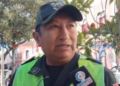SE REALIZA EL COLOCADO DE GRAMPAS EN VEHÍCULOS QUE SE ESTACIONAN EN LUGARES PROHIBIDOS; LA MULTA ES DE 70 BS, SEGÚN NORMATIVAS DE TRÁNSITO.
