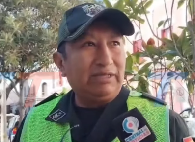 SE REALIZA EL COLOCADO DE GRAMPAS EN VEHÍCULOS QUE SE ESTACIONAN EN LUGARES PROHIBIDOS; LA MULTA ES DE 70 BS, SEGÚN NORMATIVAS DE TRÁNSITO.
