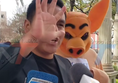 DIRIGENTES BARRIAL AFIRMAN CON SUBIDA DE AGUA Y LUZ SE VIVIRA COMO CHANCHOS, PIDEN A LA POBLACIÓN NO PERMITIR ESTA SITUACIÓN.