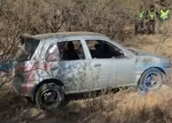 TAXISTA FUE VÍCTIMA DE UN VI0LENT0 ASALT0 LUEGO DE ACEPTAR UNA CARRERA POR 60 BOLIVIANOS. LOS DELINCUENTES LO AGREDIERON HASTA DEJARLO HERIDO Y HUYERON CON EL VEHÍCULO.
