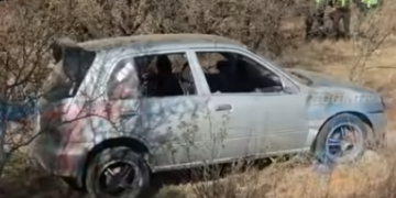 TAXISTA FUE VÍCTIMA DE UN VI0LENT0 ASALT0 LUEGO DE ACEPTAR UNA CARRERA POR 60 BOLIVIANOS. LOS DELINCUENTES LO AGREDIERON HASTA DEJARLO HERIDO Y HUYERON CON EL VEHÍCULO.