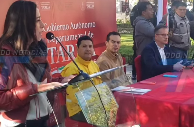 GOBERNADORA DESTACA TRABAJO QUE REALIZAN BOMBEROS VOLUNTARIOS Y COMPROMETE SU APOYO A ESTE SECTOR.