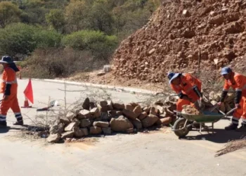 Cae el número de bloqueos en Bolivia y la ABC trabaja en la limpieza y reconstrucción de carreteras 