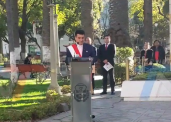 ALCALDE MUNICIPAL INICIA ACTIVIDADES DE 4 DE JULIO CON IZA DE LA BANDERA EN PLAZA PRINCIPAL