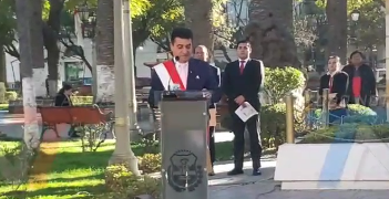 ALCALDE MUNICIPAL INICIA ACTIVIDADES DE 4 DE JULIO CON IZA DE LA BANDERA EN PLAZA PRINCIPAL