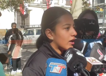 CAMPEONA DE CANOTAJE MILENKA JIMÉNEZ, JUNTO A AUTORIDADES, ANUNCIA MEDIDAS Y AUDITORÍAS TRAS DENUNCIAS DE NEPOTISMO Y PIDE EL APOYO DE LA POBLACIÓN TARIJEÑA.