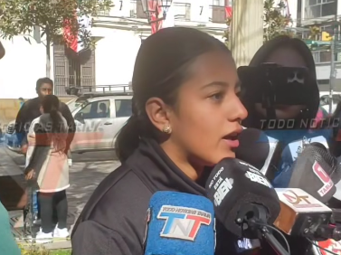 CAMPEONA DE CANOTAJE MILENKA JIMÉNEZ, JUNTO A AUTORIDADES, ANUNCIA MEDIDAS Y AUDITORÍAS TRAS DENUNCIAS DE NEPOTISMO Y PIDE EL APOYO DE LA POBLACIÓN TARIJEÑA.