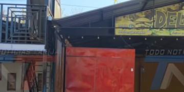 DENUNCIAS POR CONSTRUCCIONES ILEGALES DE TINGLADOS PREOCUPAN AL MUNICIPIO EN EL SECTOR DEL PARQUE TEMÁTICO, DONDE DUEÑOS DE CARRITOS DE COMIDA RÁPIDA EDIFICARON ESTRUCTURAS SIN PERMISOS Y EN ÁREAS PÚBLICAS