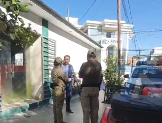 VENDEDORA DENUNCIA QUE FUNCIONARIOS DE SENASAG Y ADUANA DECOMISARON CARNE Y PRESUNTAMENTE LA DISTRIBUYERON ENTRE ELLOS.