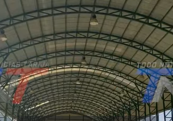 OBRAS PÚBLICAS REFACCIONA LOS TECHOS DE LOS GALPONES Y BAÑOS DEL CAMPO FERIAL PARA QUE TODO ESTÉ LISTO PARA LA FERIA DE SANTA ANITA.