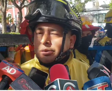 BOMBEROS VOLUNTARIOS REPORTAN UN FUERTE INCENDIO EN LA ZONA DE SAN LORENZO Y SEÑALAN QUE, HASTA EL MOMENTO, NO HAN PODIDO TRASLADARSE AL LUGAR.