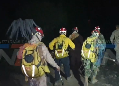 EL FUEGO ESTUVO A SOLO 10 METROS DE ALCANZAR UNA CASA, PERO LA RÁPIDA RESPUESTA DE LOS BOMBEROS VOLUNTARIOS EVITÓ UN DESASTRE