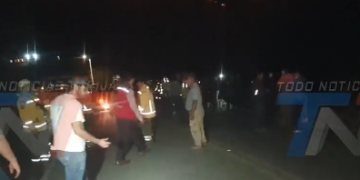 ERQUIZ CEIBAL CONTINÚA EN LLAMAS; BOMBEROS Y VOLUNTARIOS MANTIENEN LA LUCHA CONTRA EL FUEGO