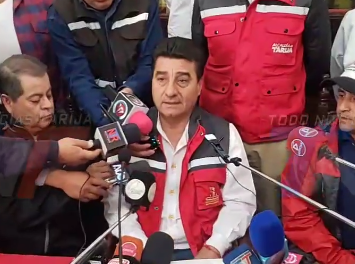ALCALDE MUNICIPAL PRESENTA INFORME SOBRE EL ESTADO DE LOS INCENDIOS, INFORMA CÓMO SE TRABAJARÁ DURANTE LA JORNADA Y ASEGURA QUE SE SUMARÁ A LAS DENUNCIAS CONTRA LOS RESPONSABLES DE ESTOS SINIESTROS.