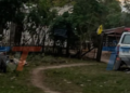 H0RR0R EN CARAPARI HOMBRE DE 37 AÑOS ES INVESTIGADO POR LA MU€RT€ DE SUS PADRES, FUE REDUCIDO TRAS PRESUNTAMENTE ATACAR A POLICÍAS INTENTÓ HUIR HACIA EL MONTE FUE HERIDO POR LA POLICÍA DURANTE SU APREHENSIÓN
