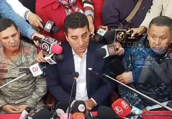 ALCALDE MUNICIPAL, FUERZAS ARMADAS, FUERZA NAVAL DE BERMEJO Y EL COMANDANTE DE BOMBEROS DESTACAN EL TRABAJO REALIZADO DURANTE LOS INCENDIOS Y AGRADECEN EL APOYO BRINDADO A LA POBLACIÓN.
