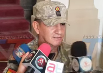 CAPITÁN DE NAVÍO VÍCTOR HUGO VALDIVIA DESTACA EL TRABAJO REALIZADO EN LAS LABORES DE SOFOCACIÓN Y ENFRIAMIENTO DE LOS INCENDIOS.