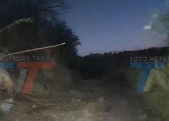 ENCUENTRAN A UNA PERSONA FALLECIDA EN UN BARRANCO DEL BARRIO TABLADITA, BOMBEROS DE LA POLICÍA LLEGAN HACER EL LEVANTAMIENTO DEL CUERPO