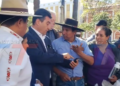 GOBIERNO MUNICIPAL REALIZA LA ENTREGA DE INSUMOS A COMUNIDADES AFECTADAS POR LAS HELADAS, CON EL OBJETIVO DE APOYAR AL SECTOR PRODUCTIVO.