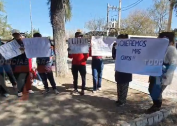 JOVENES CON TODAS LAS GANAS DE SERVIR A SU PATRIA NO PIERDEN LA ESPERANZA DE CONSEGUIR UN CUPO INGRESAR A LA PREMILITAR CONTINUAN A LA ESPERA