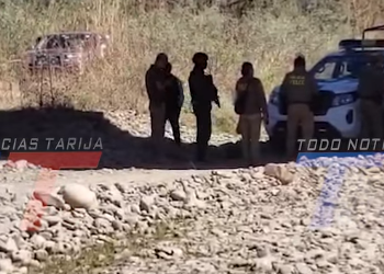 DIPROVE ENCUENTRA DEBAJO DE UN PUENTE EN SAN MATEO UNA CAMIONETA QUE DELINCUENTES SE LLEVARON AL INGRESAR A ROBAR A UN DOMICILIO.