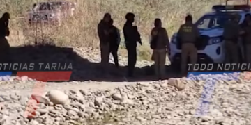 DIPROVE ENCUENTRA DEBAJO DE UN PUENTE EN SAN MATEO UNA CAMIONETA QUE DELINCUENTES SE LLEVARON AL INGRESAR A ROBAR A UN DOMICILIO.