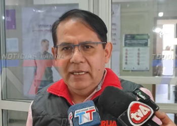 DEFENSORÍA DE LA NIÑEZ Y ADOLESCENCIA REFUERZA LA PREVENCIÓN DE EXTRAVÍOS DURANTE SANTA ANITA CON MANILLAS DE IDENTIFICACIÓN PARA FACILITAR EL CONTACTO CON LOS PADRES.