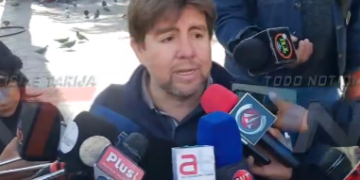 AVICULTORES SEÑALAN QUE EL INCREMENTO EN EL PRECIO DEL POLLO ES CONSECUENCIA DE LOS CONFLICTOS Y BLOQUEOS REGISTRADOS EN MESES PASADOS, CUYOS EFECTOS AÚN SE REFLEJAN EN LA ESCASEZ DEL PRODUCTO. NO OBSTANTE, INFORMAN QUE EL ABASTECIMIENTO SE ESTÁ NORMALIZANDO Y PREVÉN QUE LOS PRECIOS SE ESTABILICEN EN LOS PRÓXIMOS DÍAS