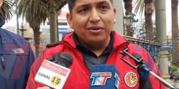 MAESTROS PERJUDICADOS POR IRREGULARIDADES EN PLANILLAS Y FALTA DE PAGO DAN 24 HORAS AL MINISTERIO DE EDUCACIÓN PARA ATENDER SUS DEMANDAS; DE LO CONTRARIO, ANUNCIAN UNA HUELGA DE BRAZOS CAÍDOS. ASEGURAN QUE SON 251 LOS DOCENTES AFECTADOS.
