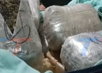 ATRAPAN A UNA PERSONA CON 26 PAQUETES TIPO LADRILLO CON PRESUNTA MARIHUANA EN YACUIBA