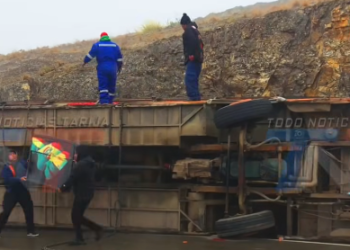 FLOTA PADCAYA TERMINA VOLCADA Y DEJA 3 PERSONAS FALLECIDAS Y 15 HERIDAS EN EL SECTOR DE COCHA